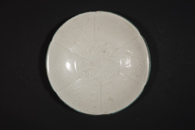 图片[2]-Dingyao white glaze carved lotus duck flower plate-China Archive